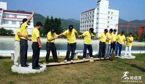 孤島.webp.jpg 孤島.webp.jpg